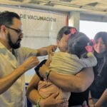 Acuden miles a macro brigada de vacunación en Santa Catarina