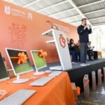 Entregan más de 100 ciber equipos y web a escuelas