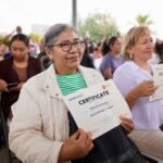 Emprendedores de Centros Comunitarios speak english