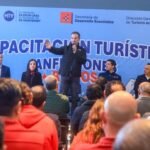 Capacitan a choferes y meseros para atención al turista