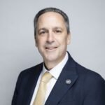 Estrena UDEM transición en Rectoría: Eugenio Garza
