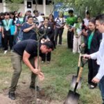 Van por reforestación urbana en escuelas  regias