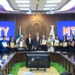 Monterrey premia la excelencia de 10 docentes