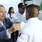Reconocen trayectoria de policías de Escobedo