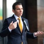 Se refleja economía de NL en más empleos: Mike Flores