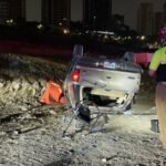 Vuelca camioneta en Valle Oriente